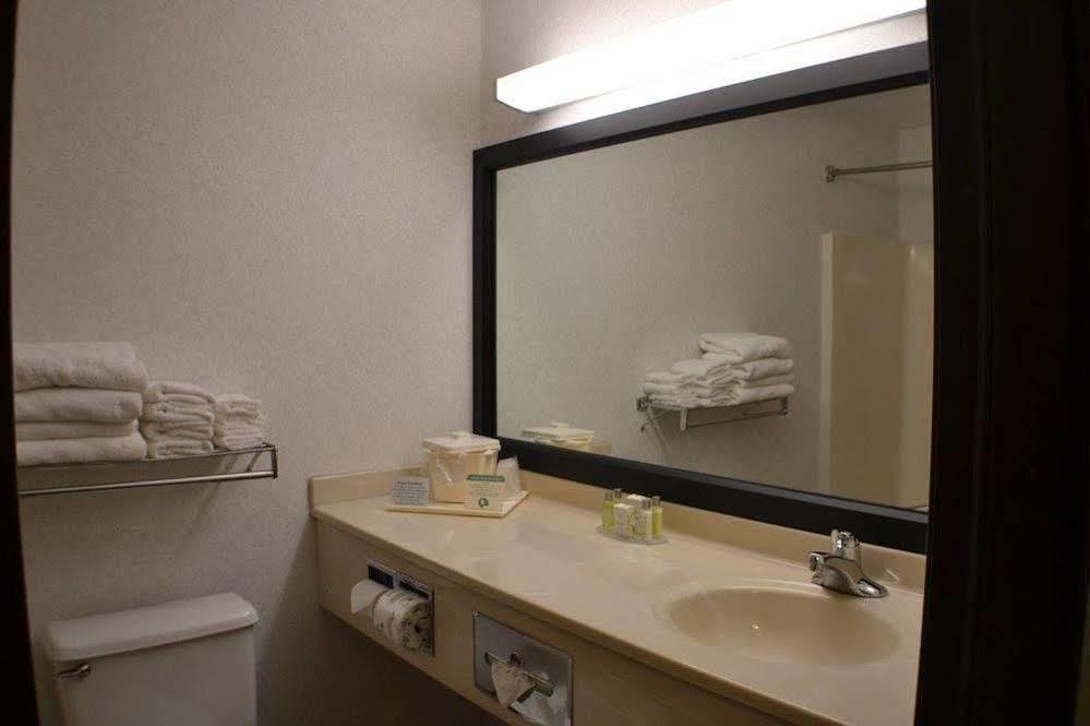 Dunes Express Inn And Suites Hart Екстериор снимка